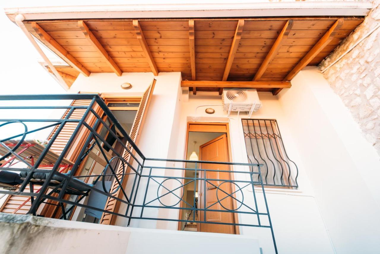 Апартаменты Muses Old Town Ioannina 2 Экстерьер фото